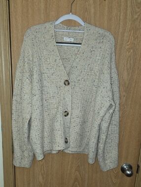 💫Cozy Speckled Cream Button-Front Sweater - Unknown Brand